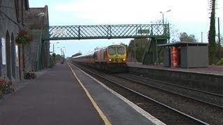 preview picture of video 'Iarnród Éireann's 202 passing through Ballybrophy on 1700 Heuston-Cork 14-October-2006.'