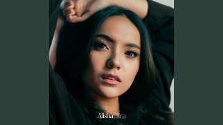 Lirik Lagu Sudah Bisa Tertawa - Alisha Dira: Coba Ajari Aku Caramu Melupakan Kisah Kita Secepat Itu