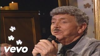 Bill &amp; Gloria Gaither - It Is No Secret [Live] ft. Jake Hess, George Beverly