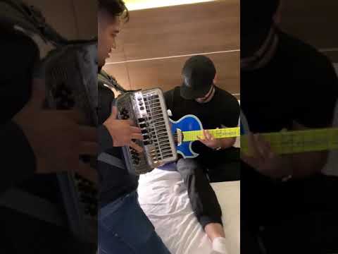 CÓDIGO FN FT. GRUPO LOS DE LA O "EN LA CIUDAD"