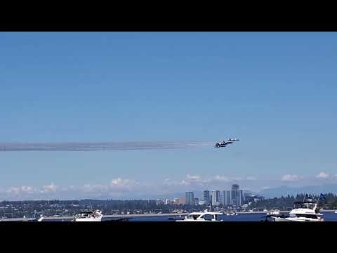 2022 Seattle Seafair Blue Angels 6 Jet Final Formation Low Pass
