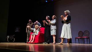 No palco, atriz se surpreende com morte de Bibi Ferreira
