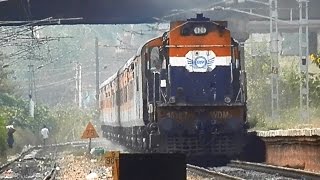 preview picture of video 'Indore express Wildly Honks past with regular RTM liveried ALCO'