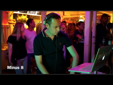 DJ Minus 8 Showcase 2015 (Minus 8 ft Virag - Everybody's Gotta Learn Sometime)