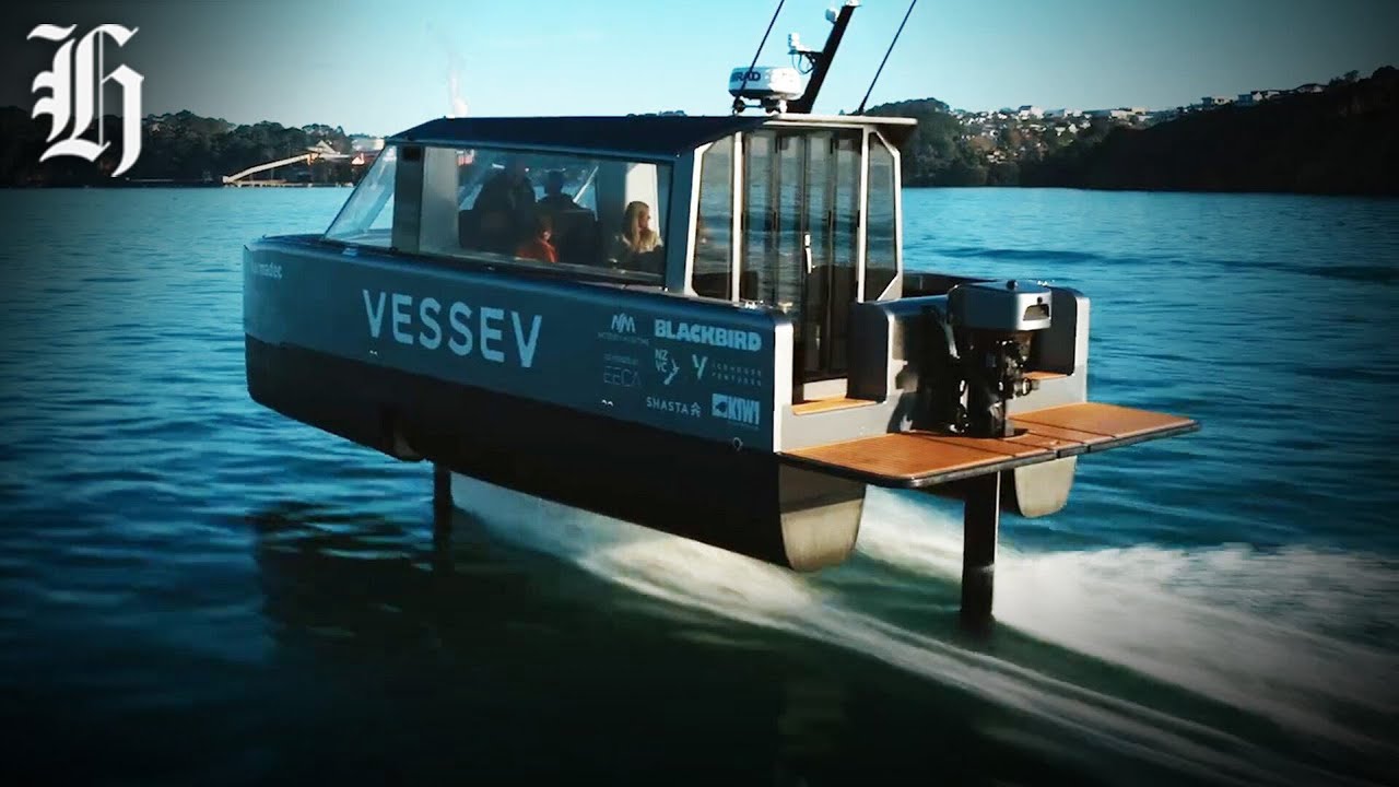 Hydrofoil boat tours arrive on Lake Taupō