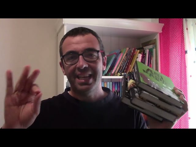 Vídeo relacionado con Animalotes 9 y 10: El lobo feroz / Un día movidito (CÓMIC - Animalotes)