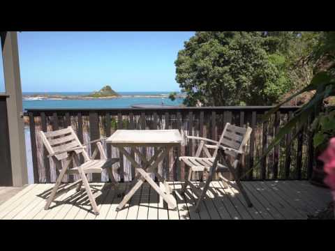 Super Styling By The Sea - 154 The Esplanade, Island Bay