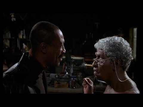 LA FAMIGLIA DEL PROFESSORE MATTO - La nonna focosa