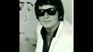 Roy Orbison 'Memories'   YouTube2