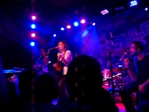 Aneta Langerová  - Den (koule.cz)