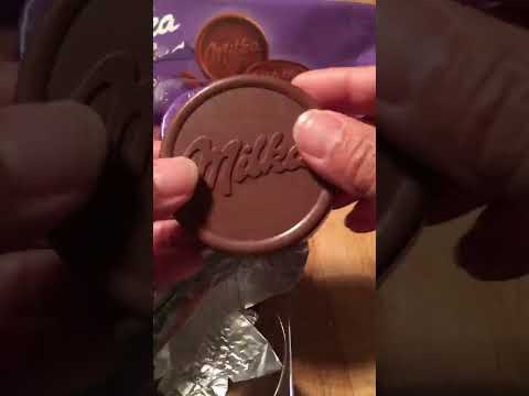 Wafers choco #satisfying #shorts MILKA craving 💕#yummy #asmr #asmrfood #delicious
