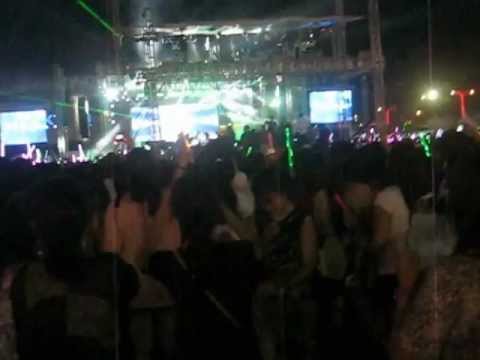DKFC in Manila - EXO - MAMA