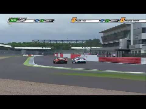 BMW Team Teo Martin 'in-extremis' overtaking from Gustavo Yacaman at Silverstone