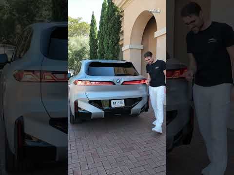 💡Quality detail: Trunk cover rolls back slowly / smoothly in the all-new BMW X5