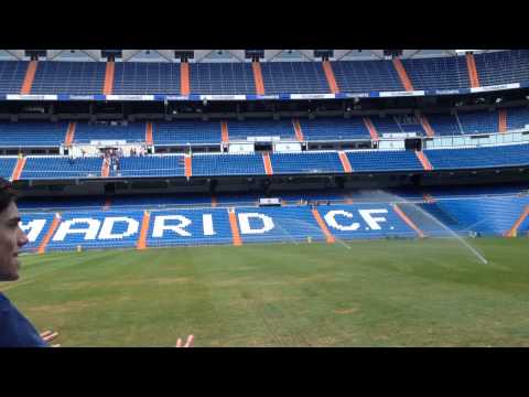 Tom Gives His Players Orders From Pitchside - Madrid