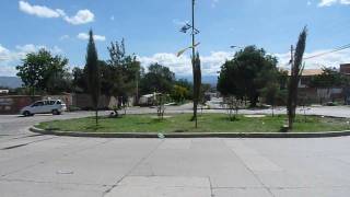 preview picture of video 'Avenida Circunvalación y Avenida Centenario - Cochabamba, BOLIVIA'