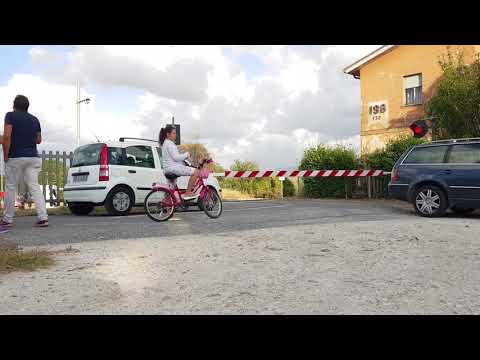 Passaggio a livello Contigliano (RI)//Level crossing