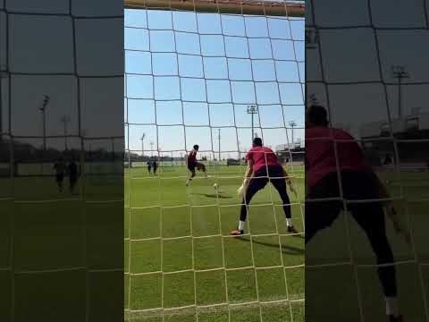 OLHA O GOLAÇO QUE O YAMAL FEZ NO TREINO DO BARÇA! #shorts