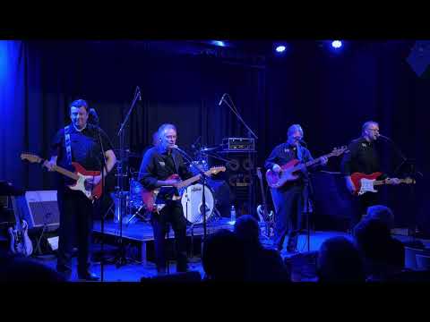 The 2 I’s Coffee Band - «The Young Ones»