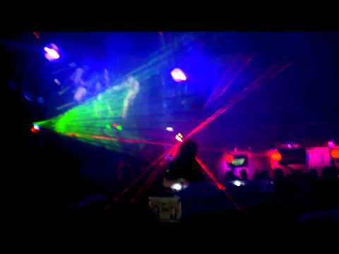 Tommy Trash drops David Guetta Showtek - Bad