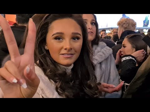 🇬🇧 HARRODS CHRISTMAS SHOPPING, EXTREMELY BUSY STREETS AROUND HARRODS, CHRISTMAS LIGHTS 2022, 4K