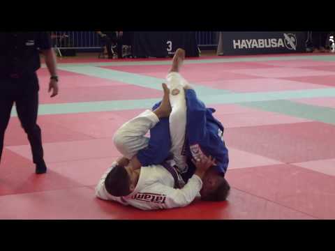 Oscar Gugala vs Manuel Yusta Zato - IBJJF British National 2017 - Purple Adult - Middle