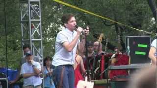 Fun.- &quot;Walking the Dog&quot; Live (720p HD) at Lollapalooza on August 5, 2012