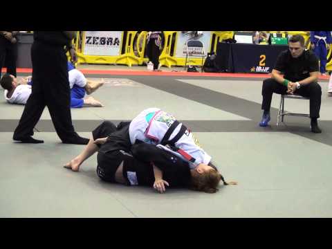 Mackenzie Dern vs Laura Hallock - Black Belt Adult Female Open Class - 2014 Dallas Open