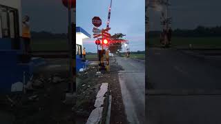 Download lagu suara palang kereta api baru Perlintasan sragen mp3