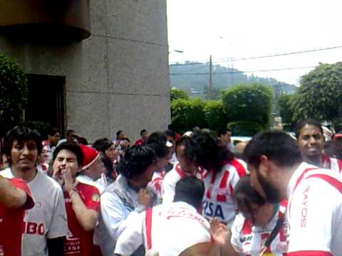 "Comando Rojiblanco antes de Amierdica Vs NECAXA 2010" Barra: Comando Rojiblanco • Club: Club Necaxa