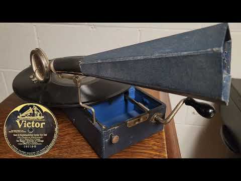 1930 Mignonphone Antique Compact Gramophone Phonograph - Such A Cool Player! Watch It Play!!