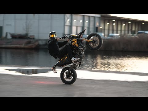 RIDING MY KTM 690 SMC-R TO SCHOOL | RAW AUDIO | FMF EXHAUST | LARS LION