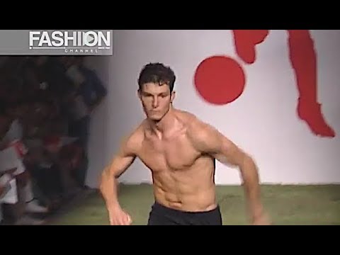 DIRK BIKKEMBERGS Menswear Spring Summer 2003 - Fashion Channel
