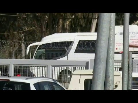 Buses transporting released Palestinian prisoners leave Ofer prison | AFP