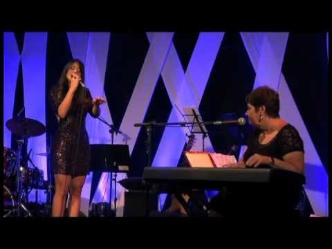 DENTRO DE MIM MORA UM ANJO (Sueli Costa/Cacaso) Luciana Pires e Sueli Costa