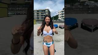 【TikTok】水着美女の海なう