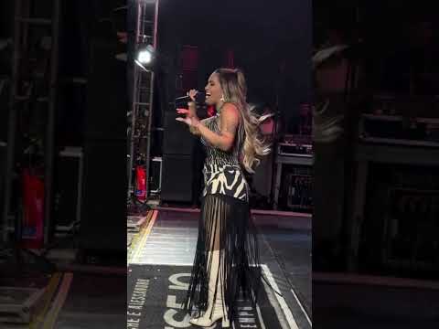 Yara Tchê cantando Sinto Falta de Você em Vista Serrana-PB | Central dos Desejeiros