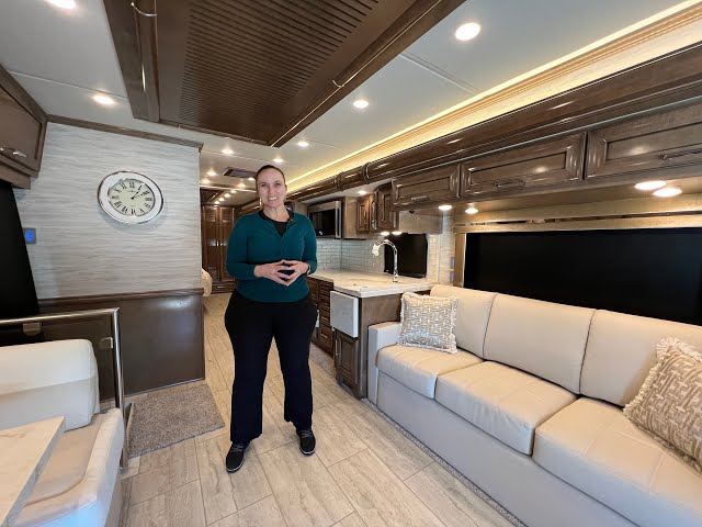 Preview image of 2024 Newmar Super Star 3727 (17N232022) youtube video