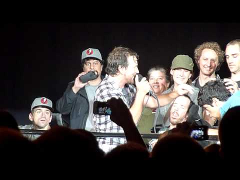 Pearl Jam performing "Last Kiss" in Audience @ the Oracle Arena in Oakland on November 26, 3013