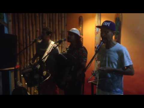 Isaac do Acordeon e Trio Clandestino no Beach Bar, Vila Velha-ES