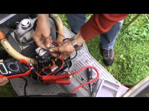 Heinkel® Werkstattvideo - Messung der ungeregelten Spannung beim Heinkel Tourist.