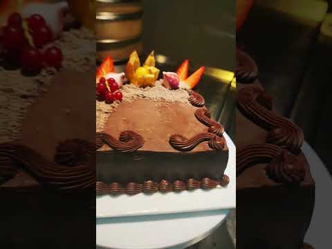 chocolate cake tutorial 😋 #chef #dessert #recipe #howto #tutorial #easy #cake