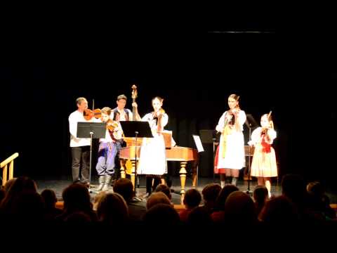 Muzičky 2013 - DFS Radosť - Maľ som jedny krbce nové (Melodie z Těrchové)