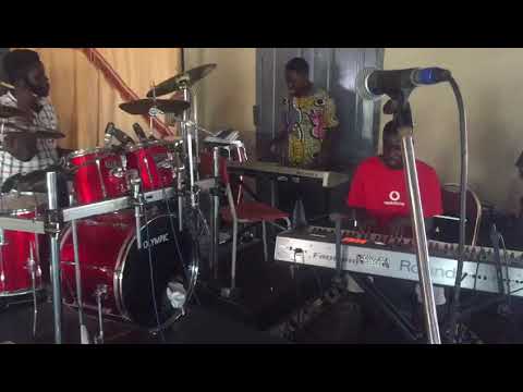 Vovome intro by @Universal Praise band.