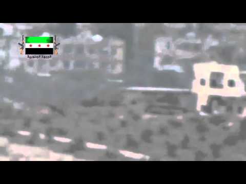 استهداف دبابة لقوات النظام بصاروخ تاو من قبل الجيش الحر في المنشية في محافظة درعا