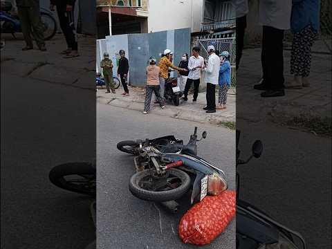 lật xe cự cãi quá trời không biết ai lõi #shorts #shortvideo