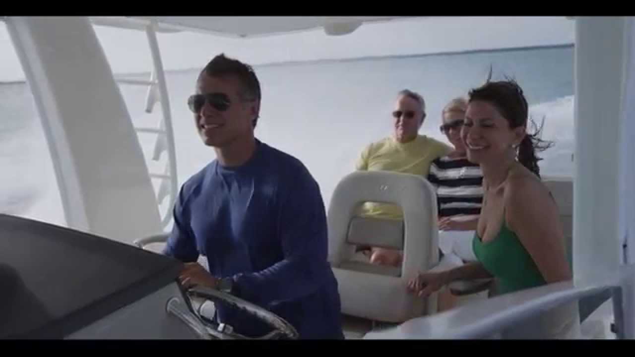 Официальный трейлер Boston Whaler | 420 Outrage