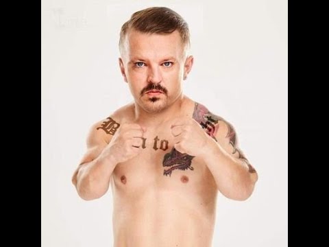 adi nowak zalno strongman podnosi ciezka plyte ktroa nastepnie wybucha bum