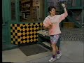 Sesame Street Counting Linda S Jogs Around The Block