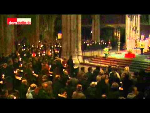 Osternacht im Kölner Dom 2012: Tauferneuerung